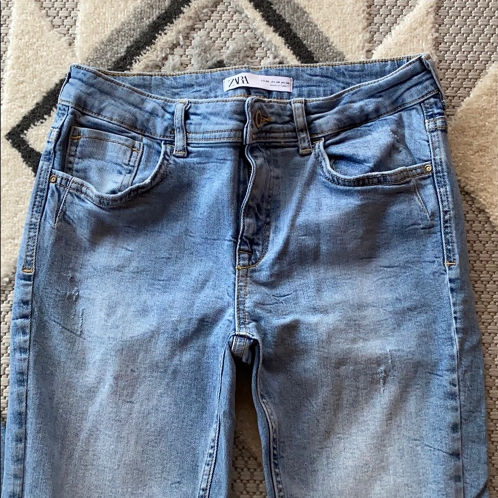 Zara Distressed Denim ankle zip Jeans size 8